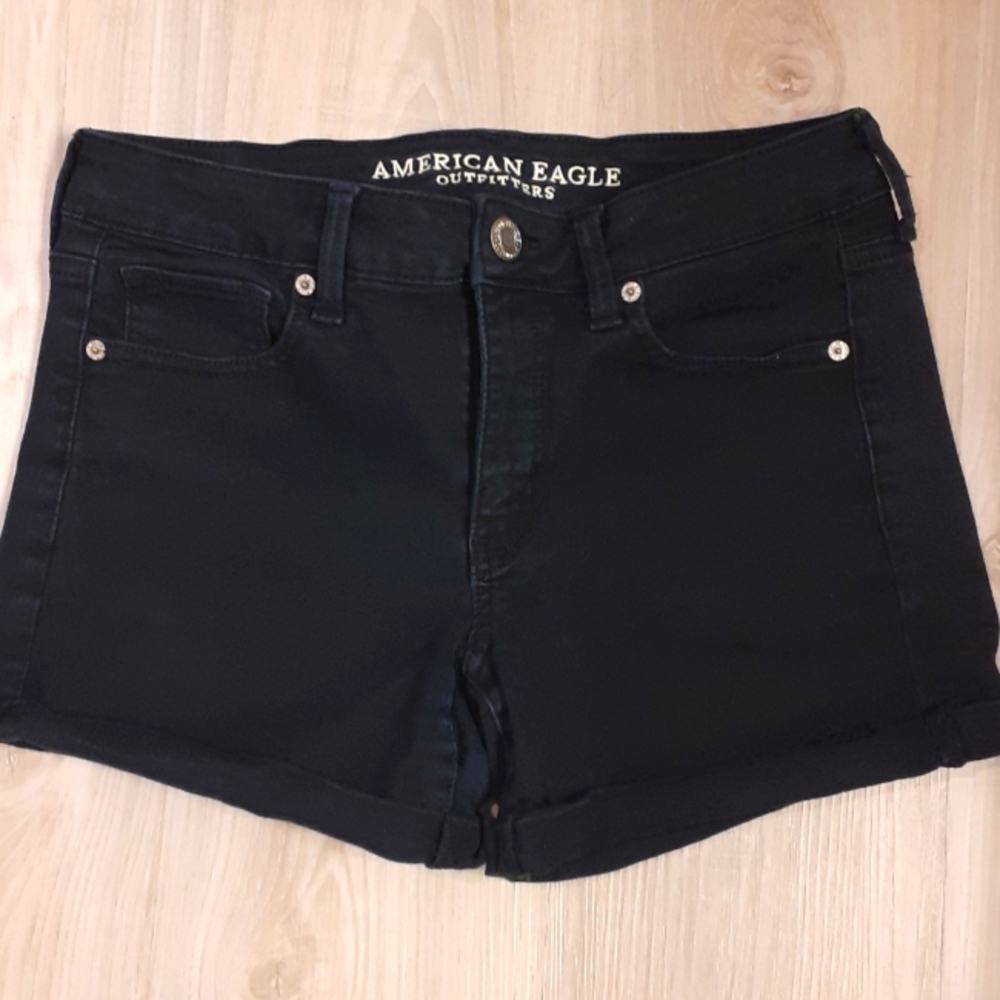 American Eagle Midi shorts